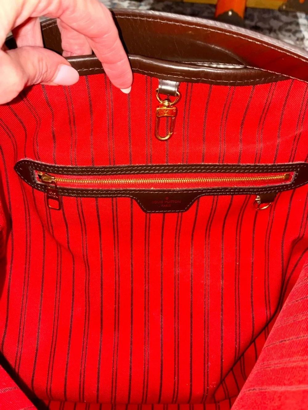 Louis Vuitton Graceful MM Damier Ebene Shoulder Bag Red Interior - Picture 13 of 15